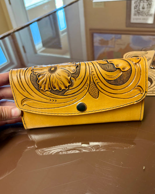 Women’s Tooled Floral Clutch Wallet